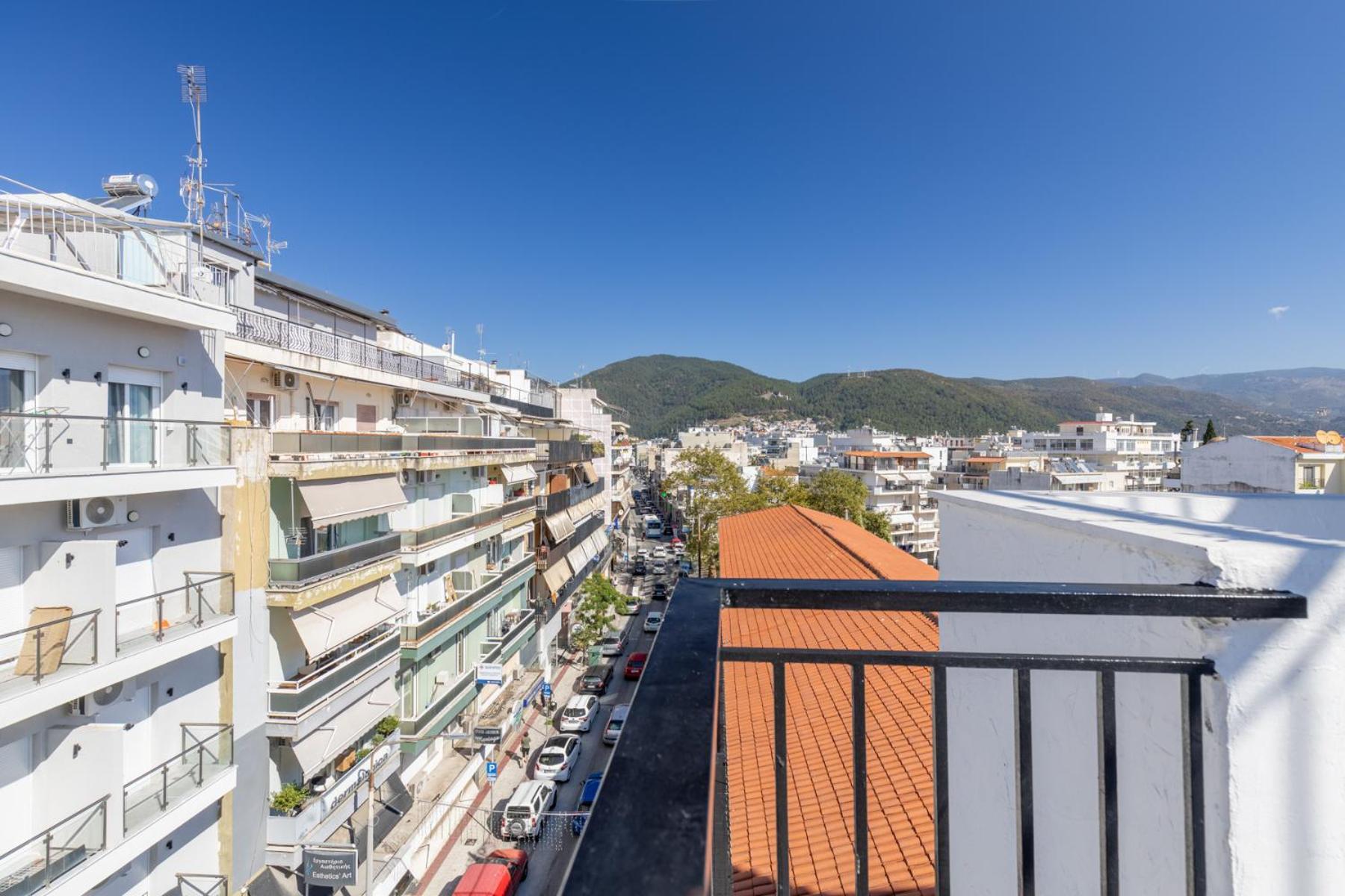 Thea Rooftop Apartment